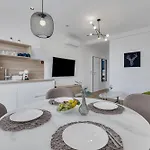 Balmis House A *